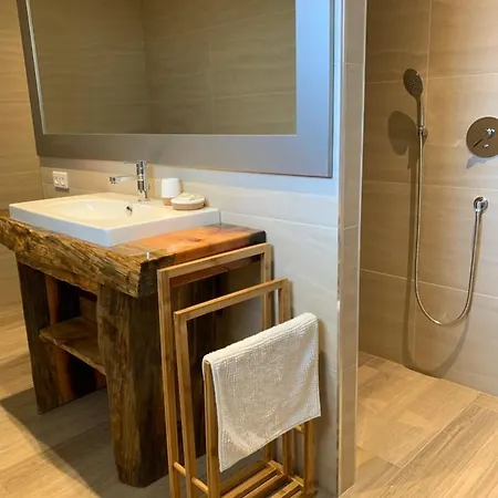 Ξενοδοχείο De La *