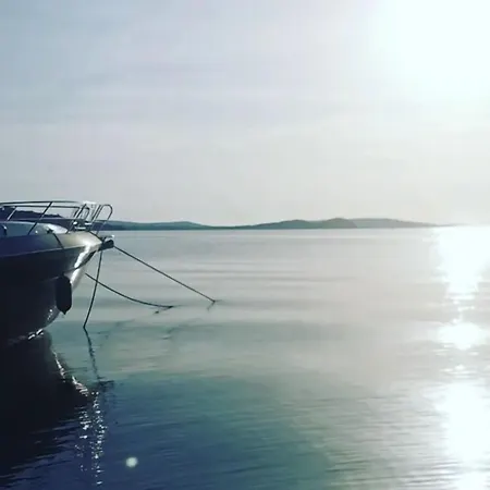 Ξενοδοχείο De La *